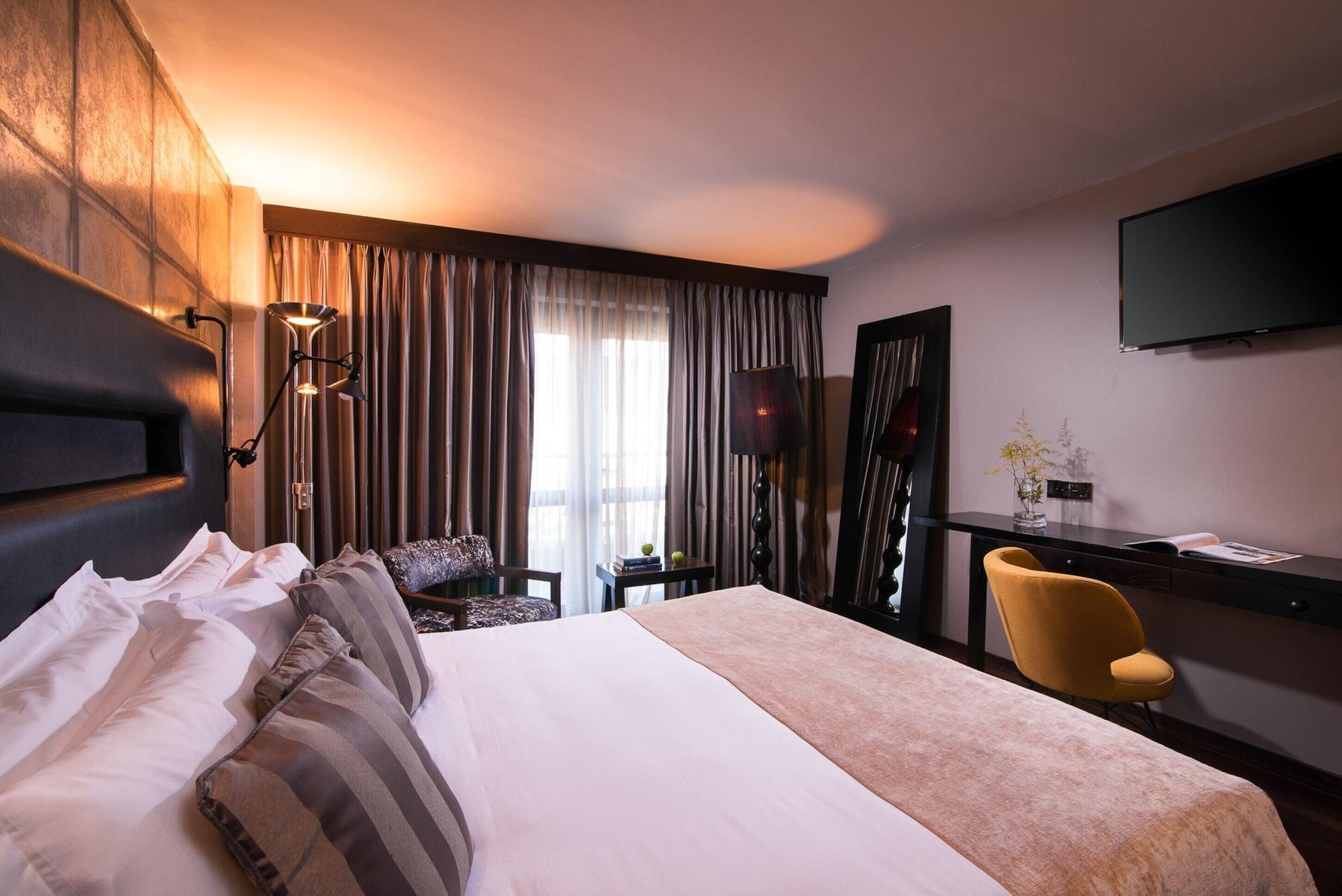 The Twelve Hotel Barna  Exterior photo