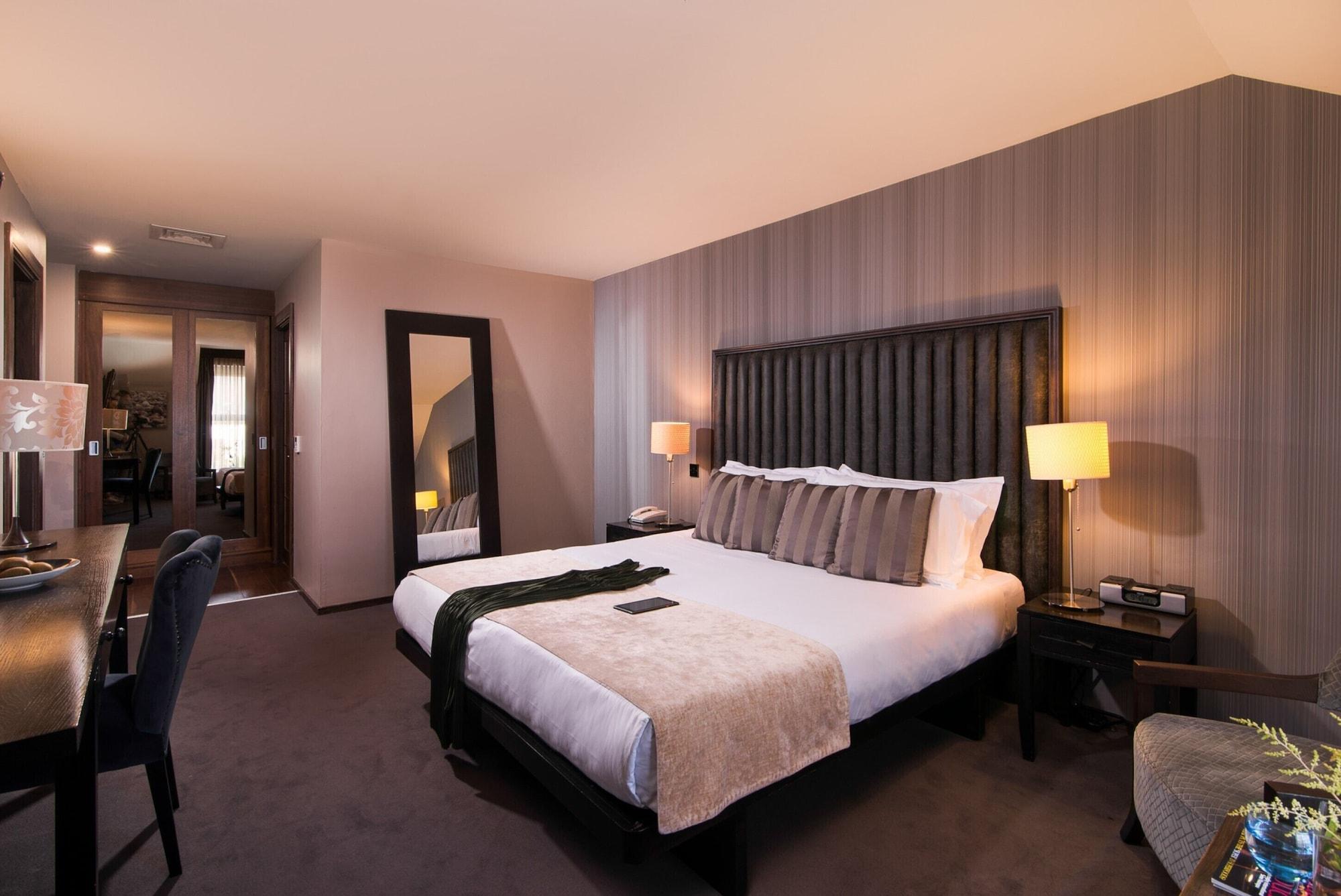 The Twelve Hotel Barna  Exterior photo